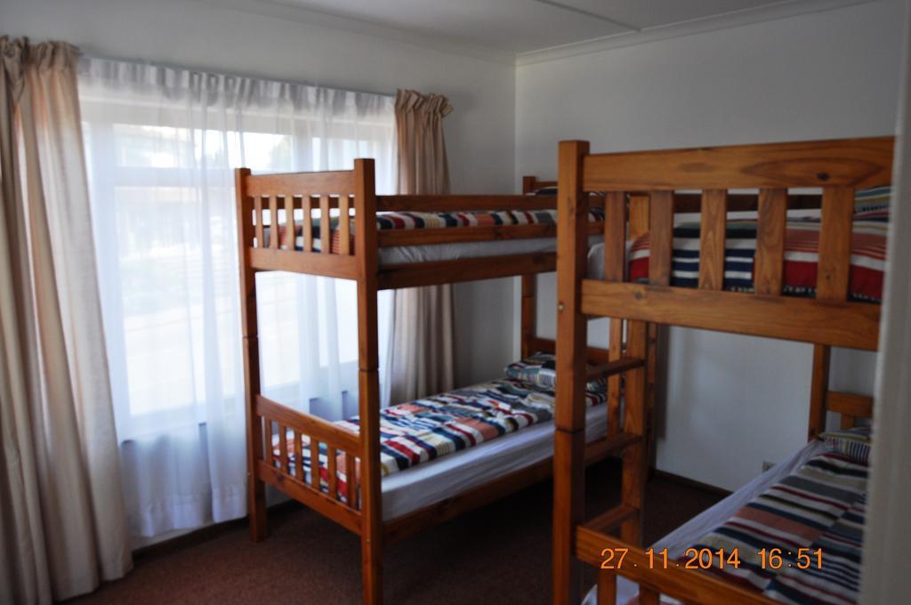Backpacker Apartments Plettenberg Bay Bagian luar foto
