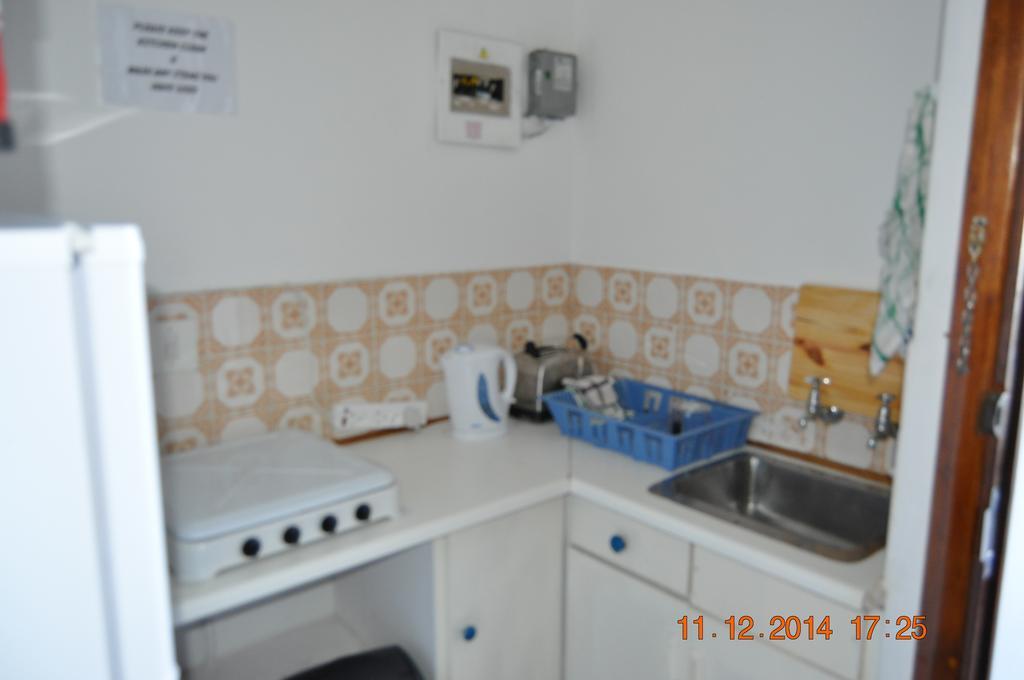 Backpacker Apartments Plettenberg Bay Ruang foto