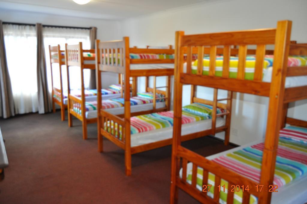 Backpacker Apartments Plettenberg Bay Ruang foto