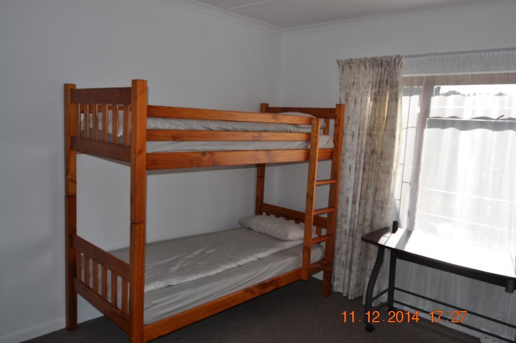 Backpacker Apartments Plettenberg Bay Bagian luar foto