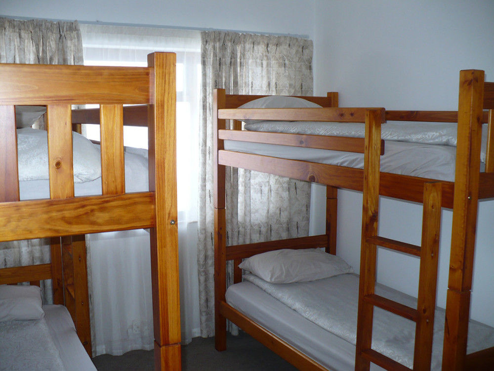 Backpacker Apartments Plettenberg Bay Bagian luar foto