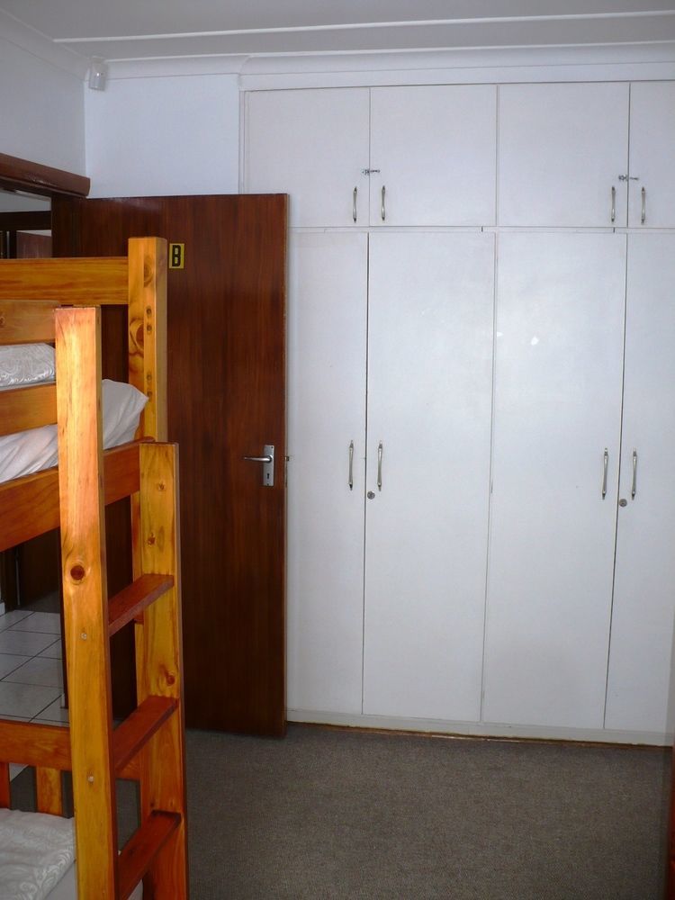 Backpacker Apartments Plettenberg Bay Bagian luar foto