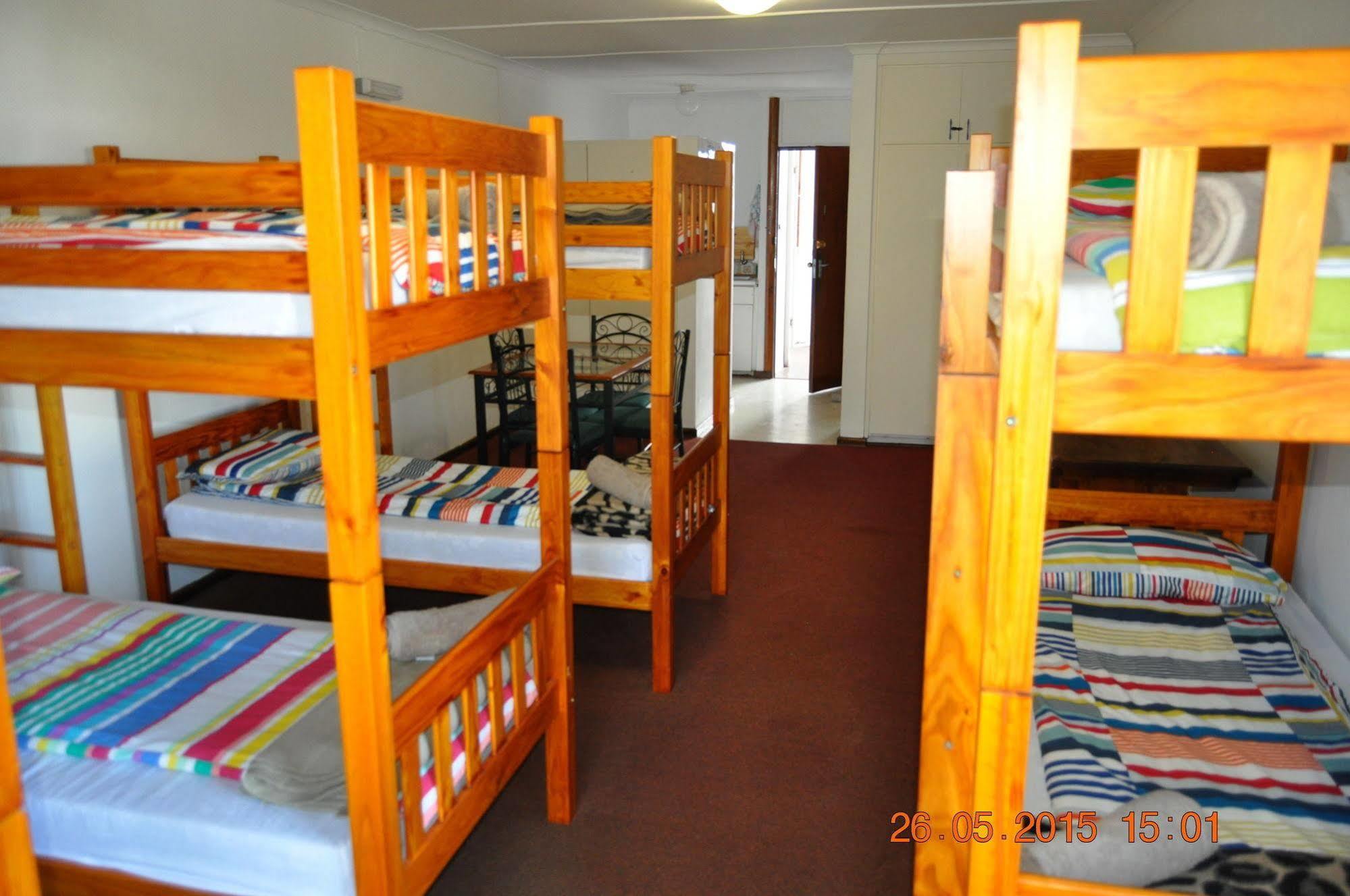 Backpacker Apartments Plettenberg Bay Bagian luar foto