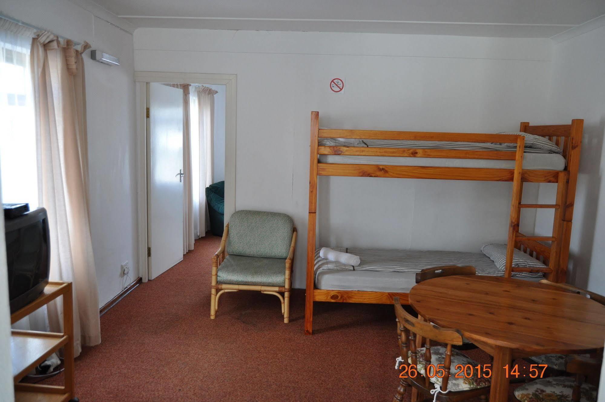 Backpacker Apartments Plettenberg Bay Bagian luar foto