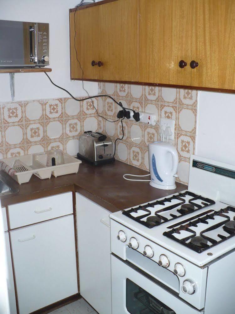 Backpacker Apartments Plettenberg Bay Bagian luar foto