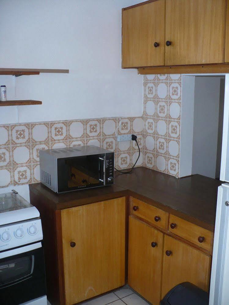 Backpacker Apartments Plettenberg Bay Bagian luar foto