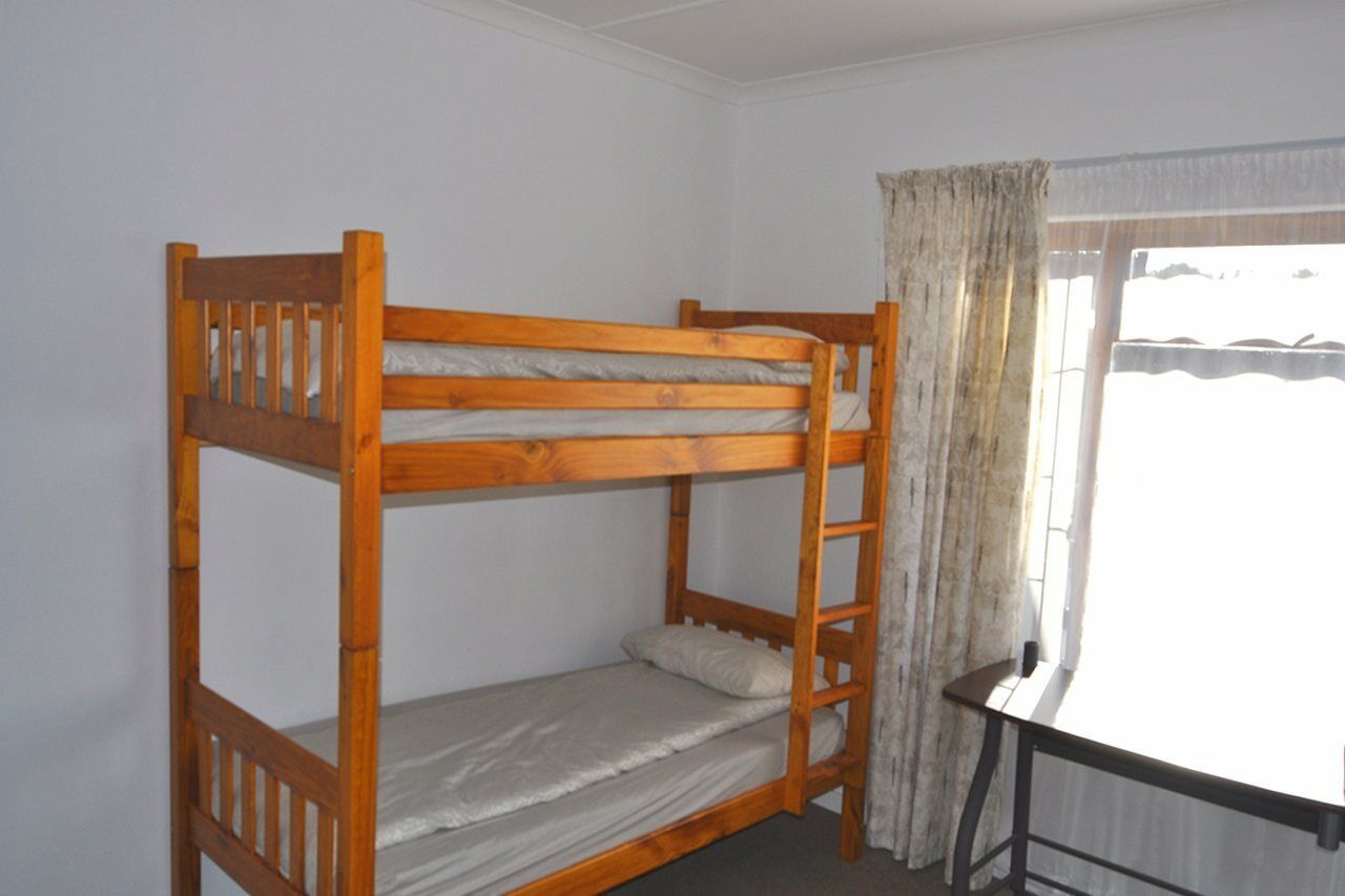 Backpacker Apartments Plettenberg Bay Bagian luar foto