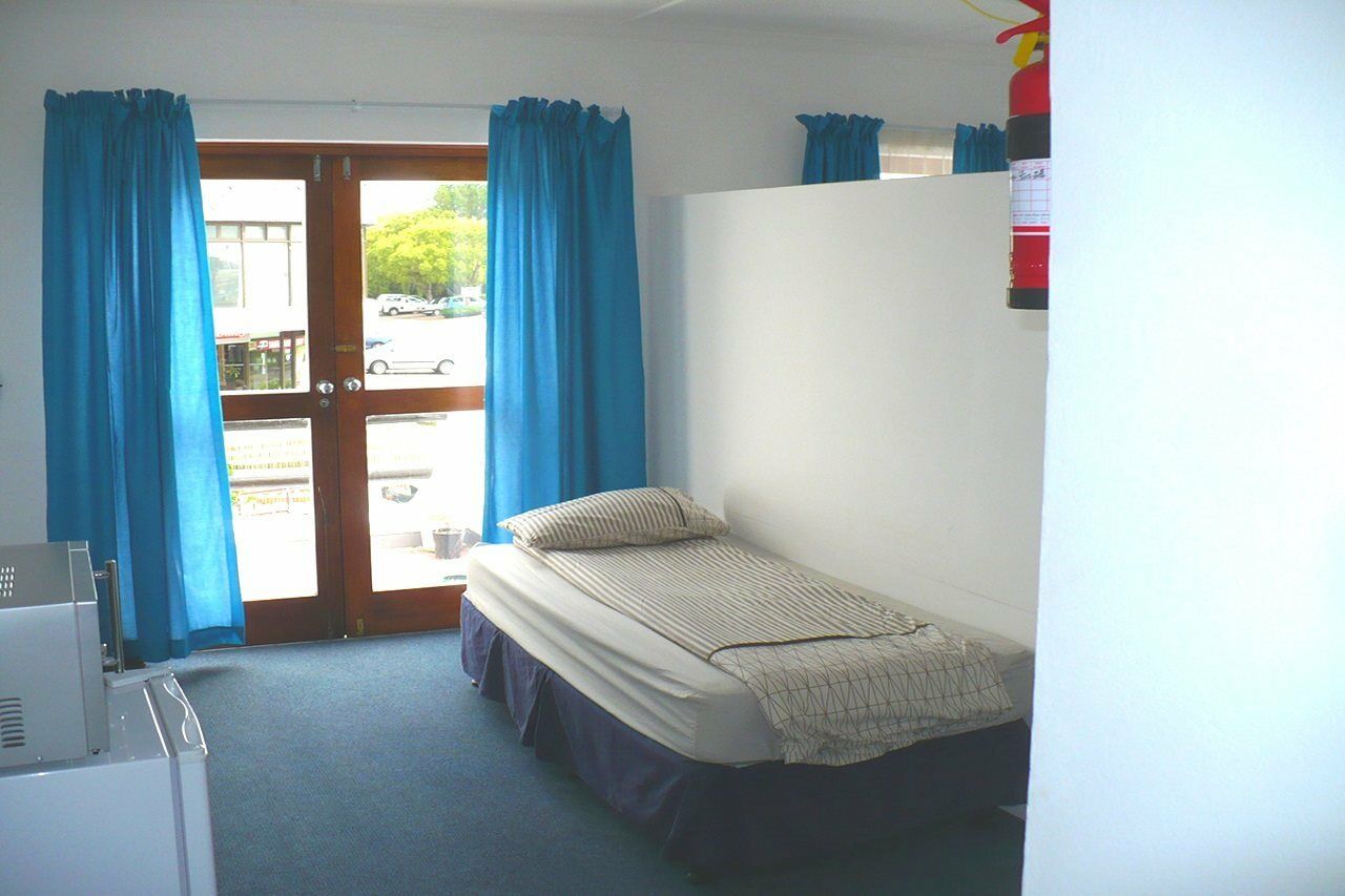 Backpacker Apartments Plettenberg Bay Bagian luar foto